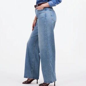 Madewell The Curvy Perfect Vintage Wide-Leg Jean in Medium Vintage Wash Size 24